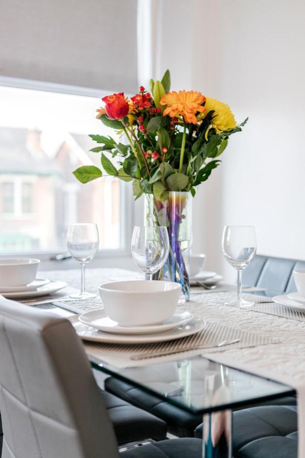 Business & Leisure 2 Bedroom & Parking By Damask Homes Ilford Buitenkant foto